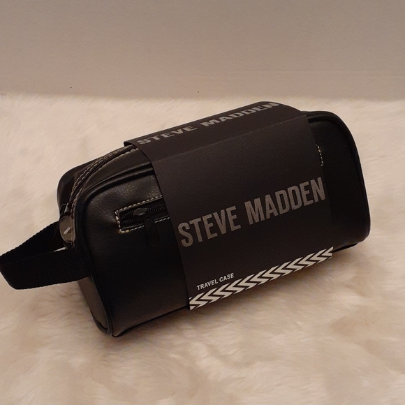 Steve Madden Other - (NWT) STEVE MADDEN TRAVEL CASE